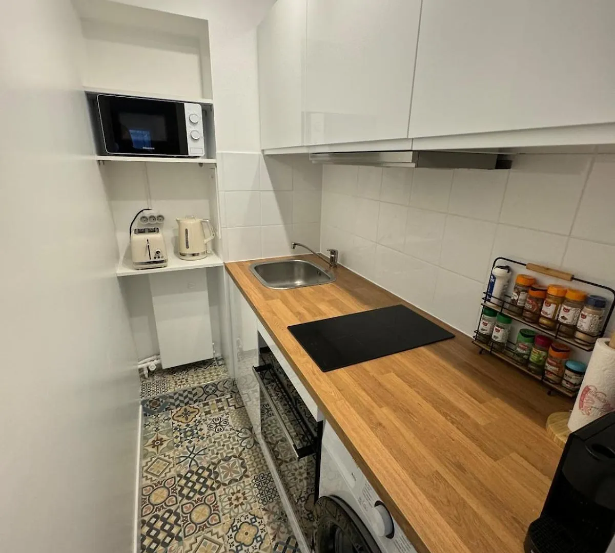 Furnished Studio Paris 17