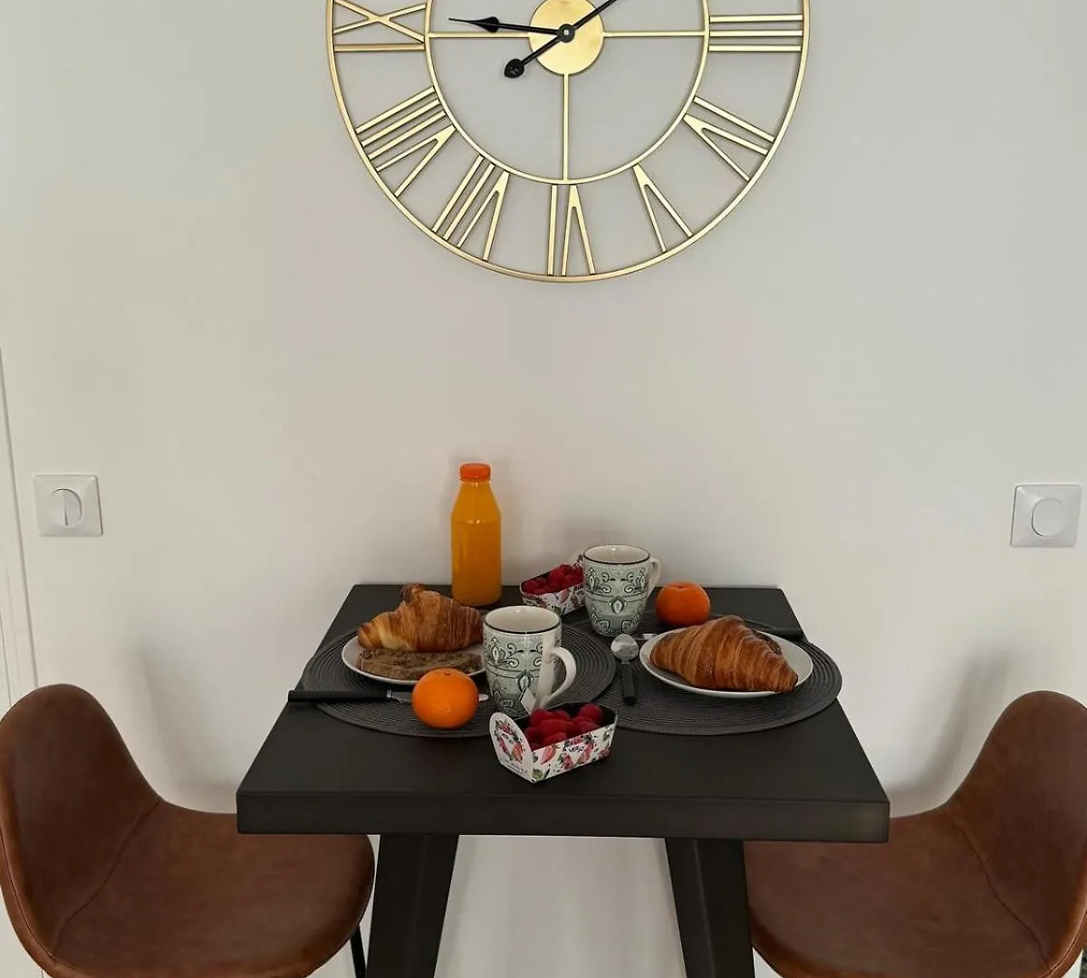 Furnished Studio Paris 17 0*,