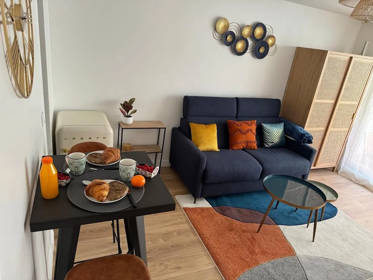 Furnished Studio Paris 17 Franciaország