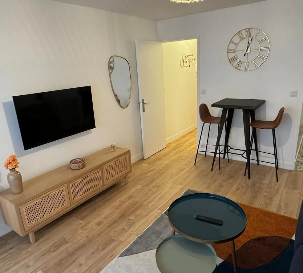 Furnished Studio Paris 17